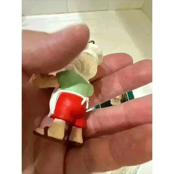 Hallmark Christmas Ornament 1988 Kiss The Claus - Picture 4 of 12